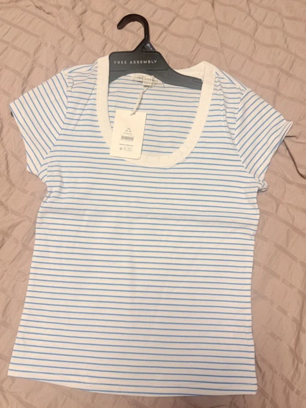 Scoop neck tee
